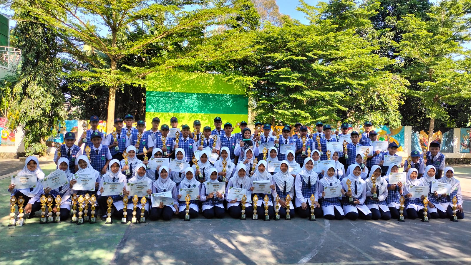 WhatsApp Image 2023-03-28 at 12.22.13 Siswa Siswi berprestasi
